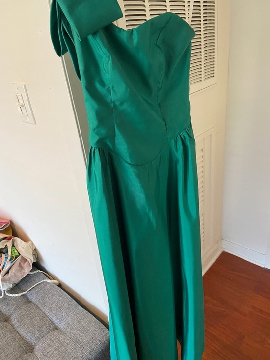 Dance Allure Dresses & Skirts - 80s Dance Allure One-Shoulder Emerald Dress